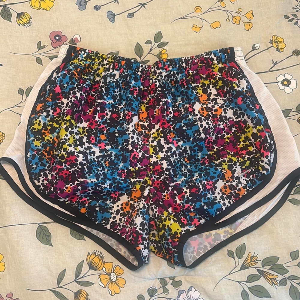 Nike Shorts Size L
